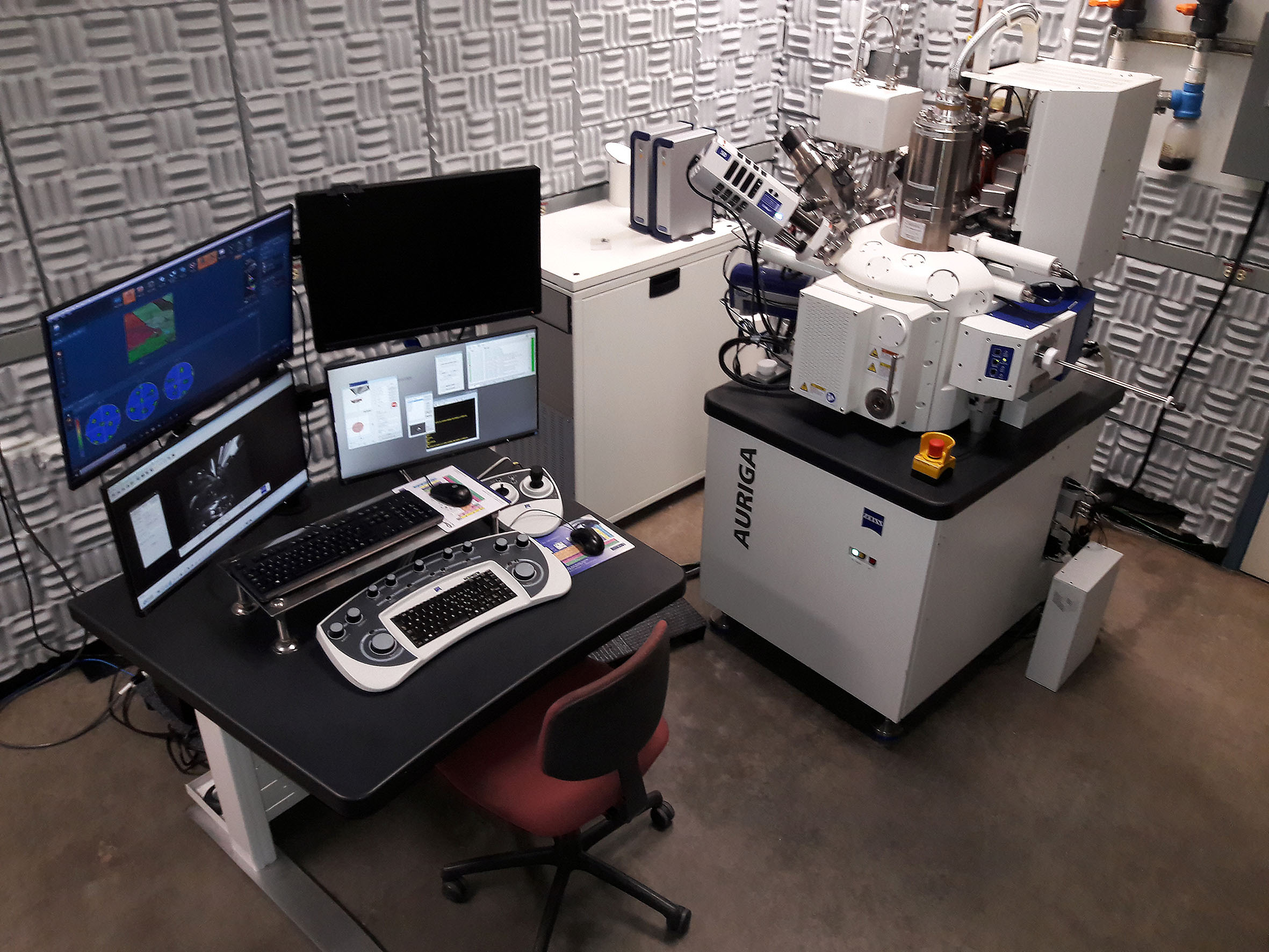 Auriga workstation with new EBSD detector